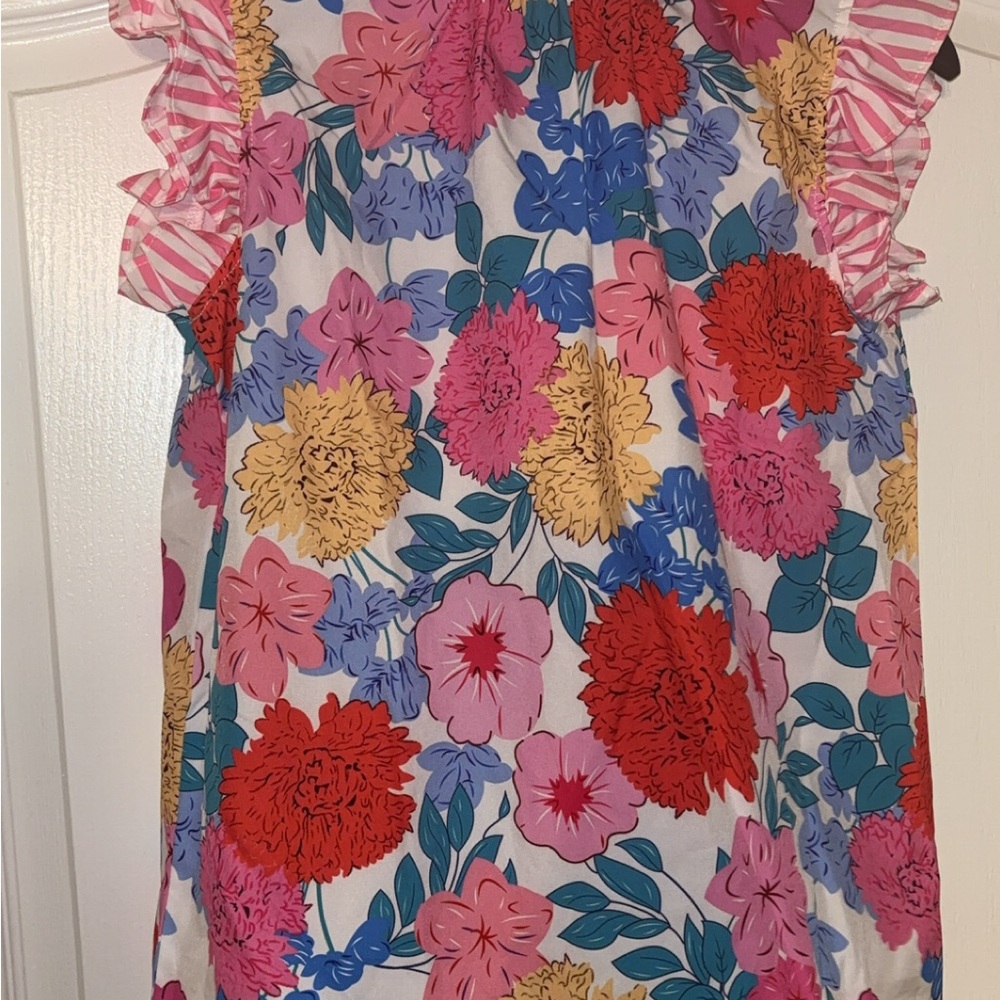 Boutique Floral Ruffle Sleeve Blouse - Picture 3 of 3